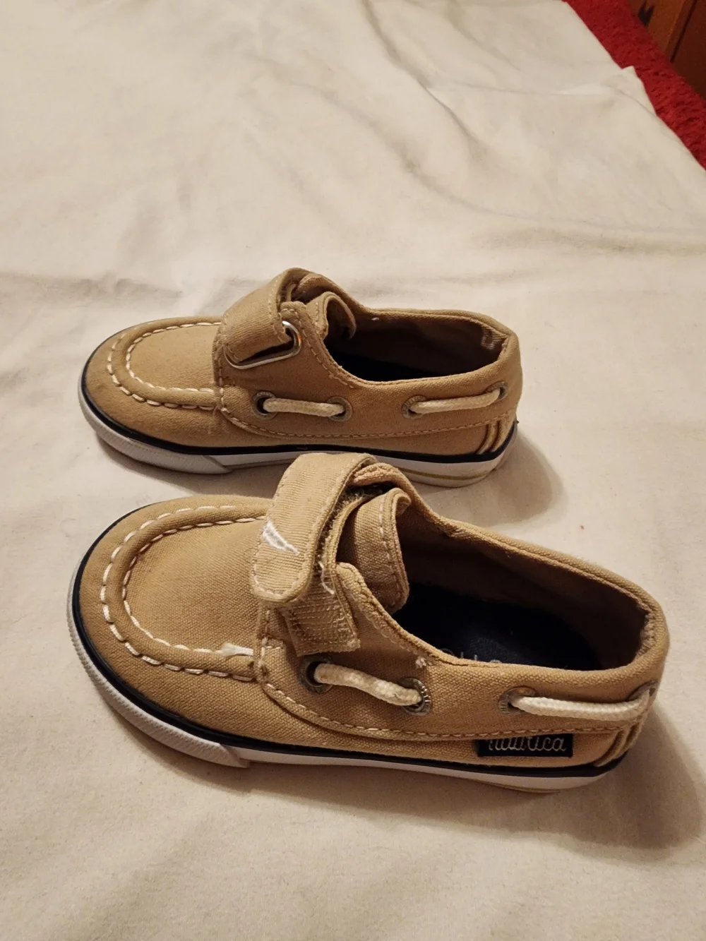 Nautica Kids Tan boat shoes size 6